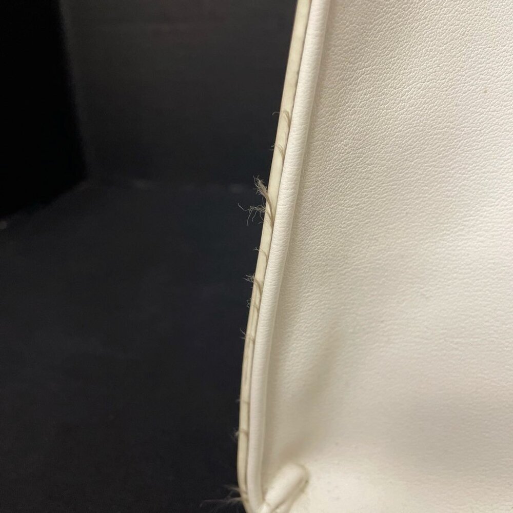 White Faux Leather Handbag w/ Bamboo Double Handles Free Standing Footed - Picture 5 of 11